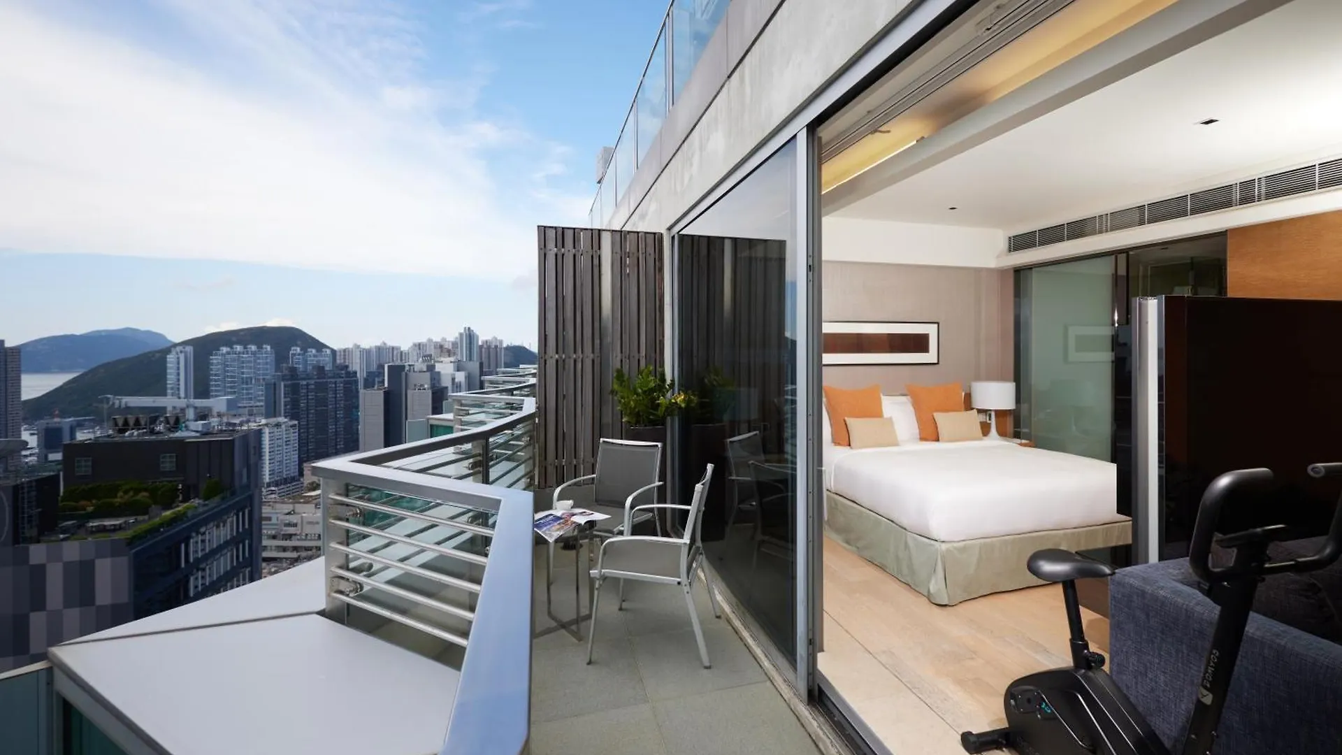 Nina Hotel Island South Hongkong 4*,