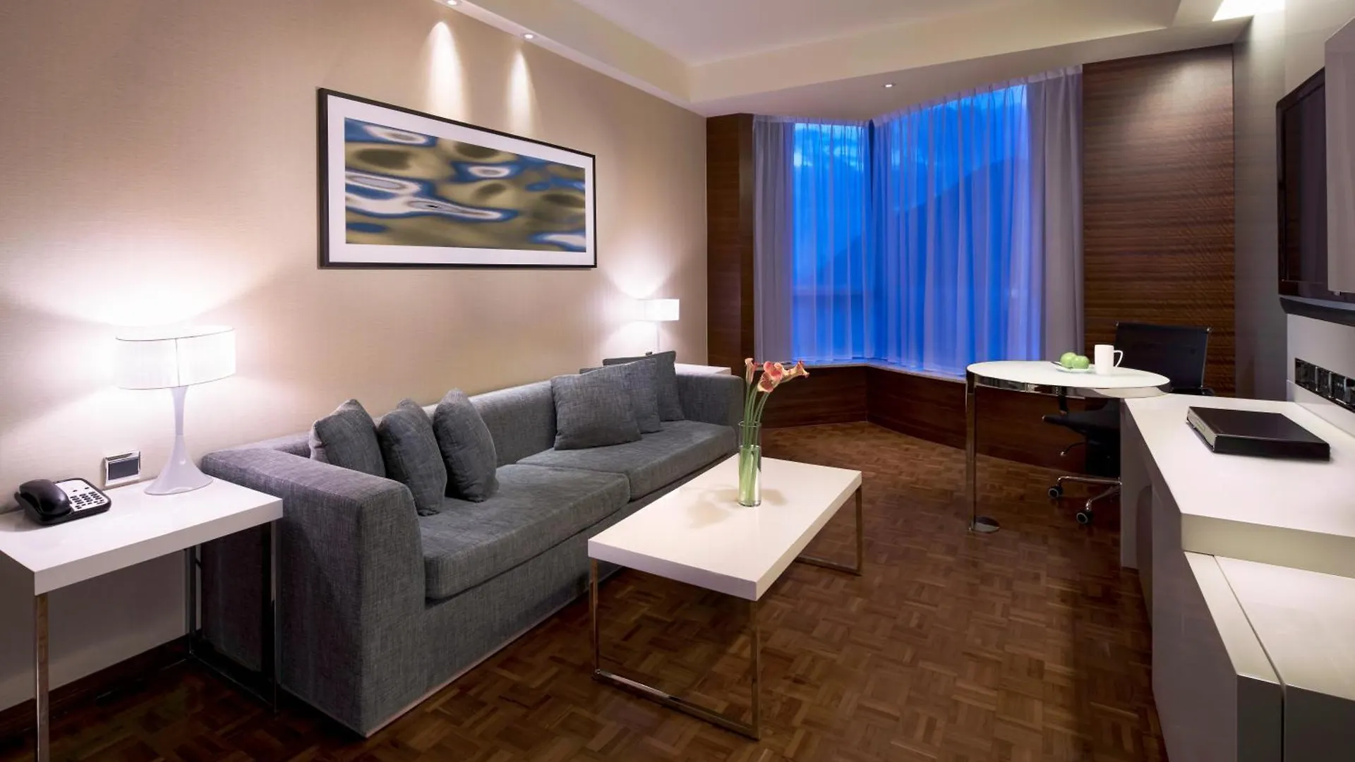 Nina Hotel Island South Hongkong 4*,