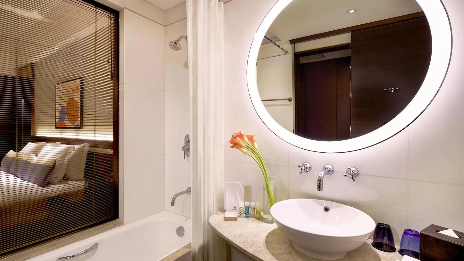 Nina Hotel Island South Hongkong 4*,  Chiny